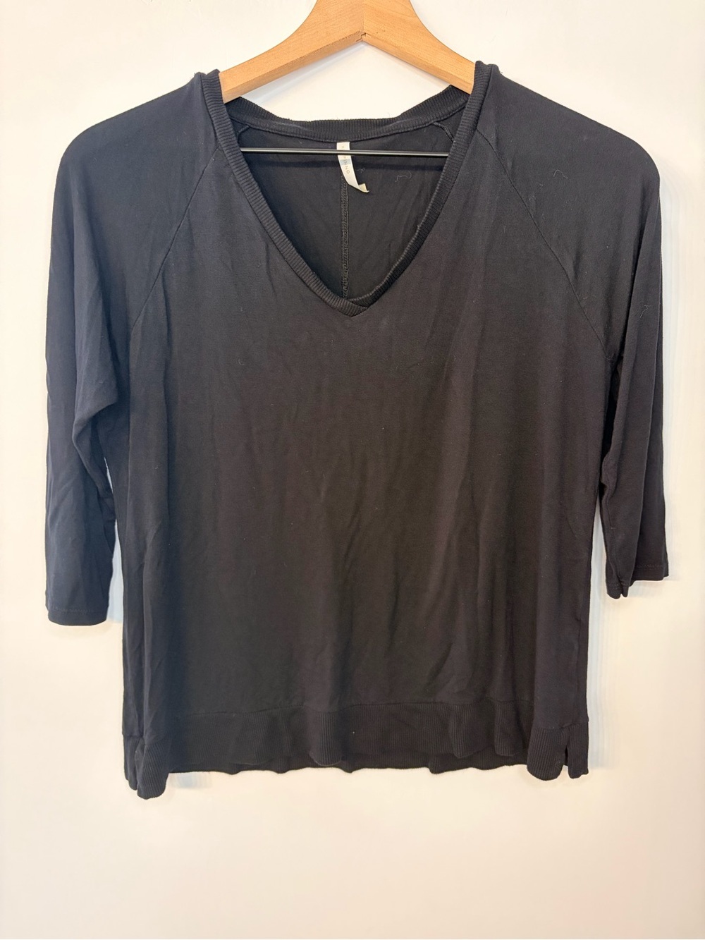 Marfinno Women’s Black 3/4 Length Sleeve Black V Neck Top, Size PP (XXS)